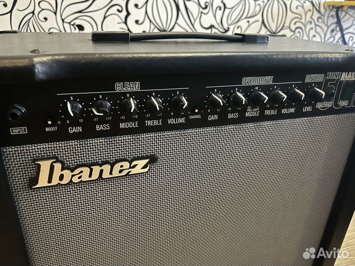 Гитарный комбоусилитель ibanez