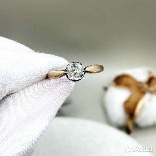 Золотое кольцо Тюльпан СССР с бриллиантом 0.64ct