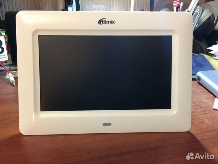 Цифровая фоторамка Ritmix RDF-701