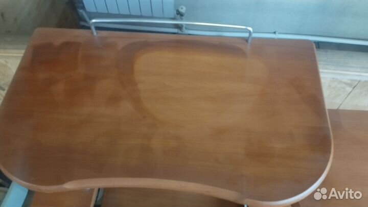 Стол компьютерный