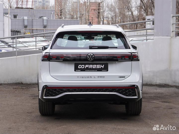 Volkswagen Tiguan L 2.0 AMT, 2024, 50 км