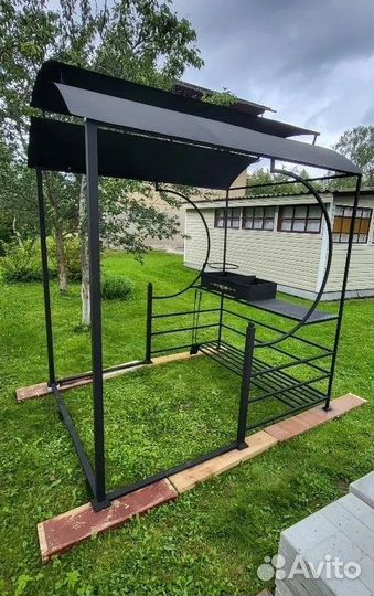 Мангал с крышей