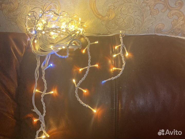 Украшение загородного дома гирляндами