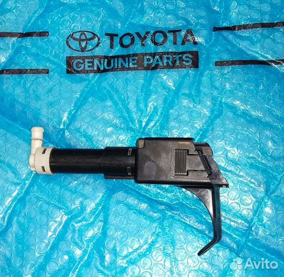 Форсунка омывателя фар Камри 40 левая 06-08