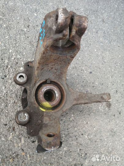 Ступица передняя правая Ford Focus 2 2010