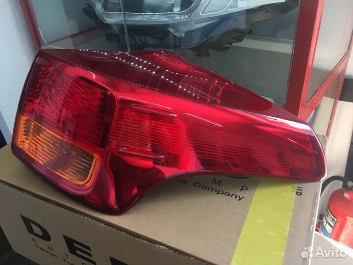 Фонарь правый внешний toyota RAV4 12-15