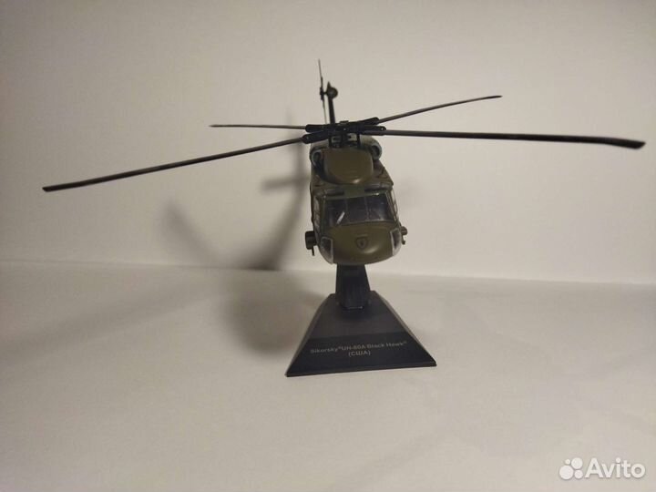 Коллекционная модель вертолёта Чёрный Ястреб UH-60