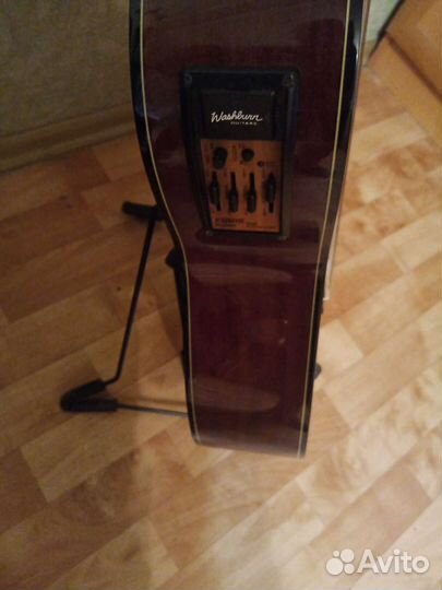 Электро-акустическая гитара