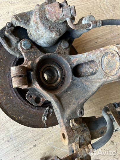 Поворотный кулак ford escort 95-2002 года