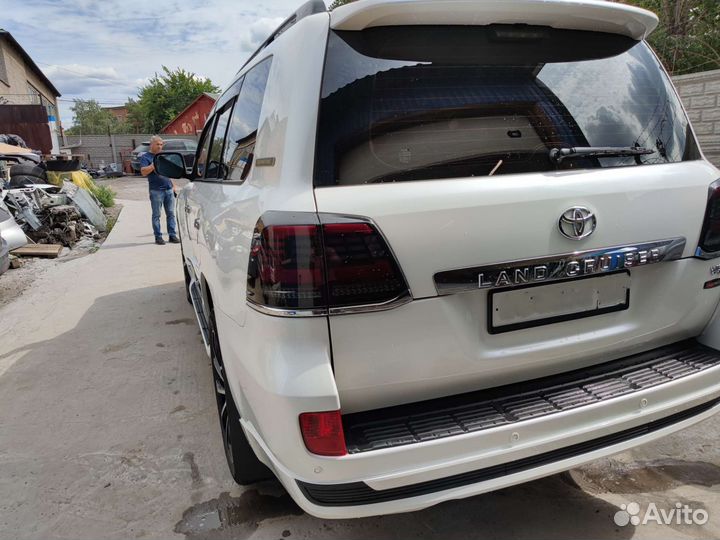 Стопы задние тюнинг Land Cruiser 200 TY07X1