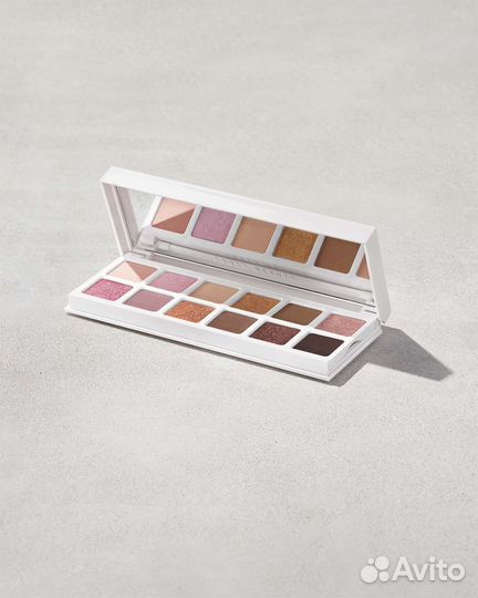 Палетка теней fenty beauty Bomb Posse