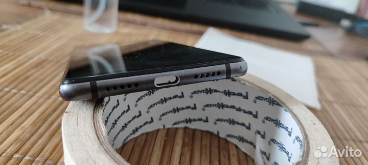 Дисплей рамка Xiaomi MI 8 SE с разбитым тачскрином