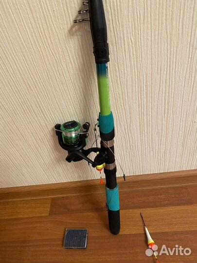 Удилище в сборе 2,1 m +катушка + набор крючков