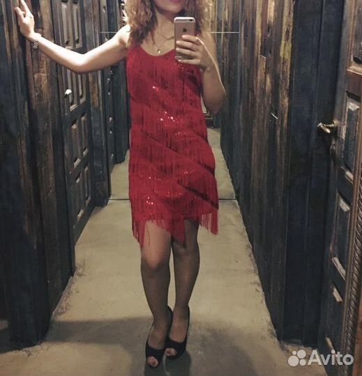 Красное платье латино