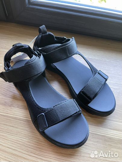 Сандали для мальчика новые