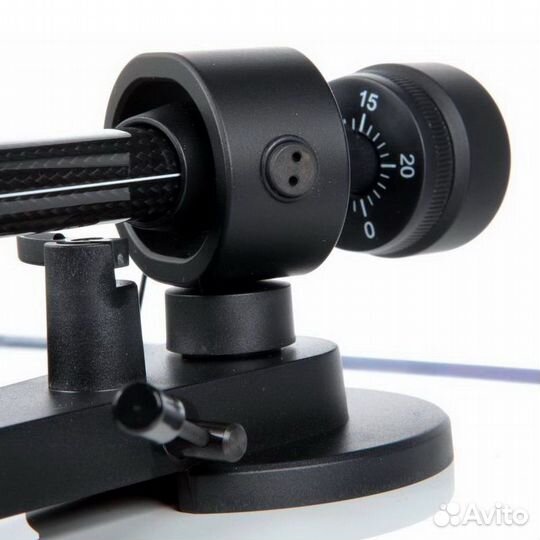 Проигрыватель Pro-Ject Debut Carbon 2M-Red