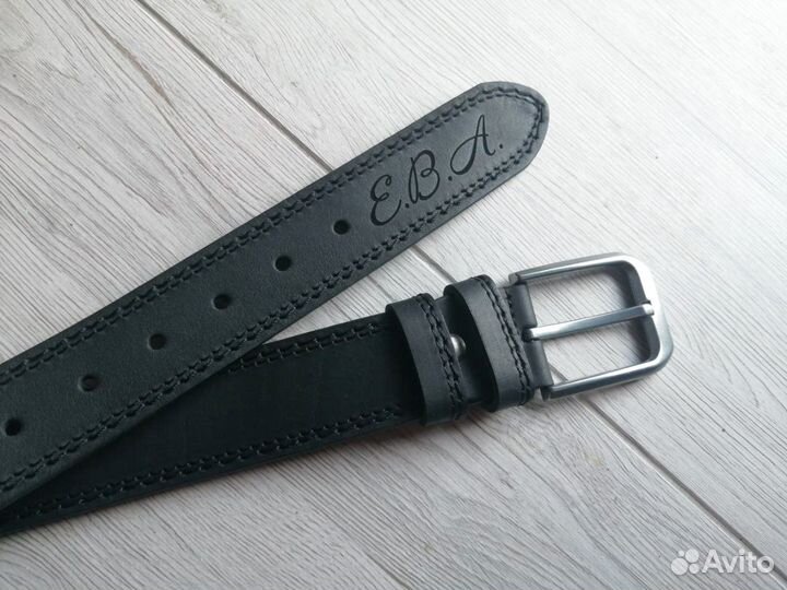 Мужской кожаный ремень с гравировкой