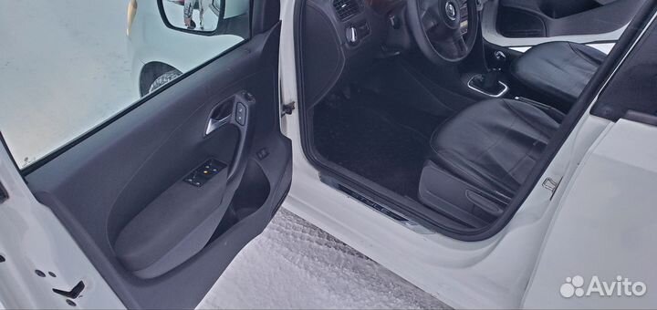 Volkswagen Polo 1.6 МТ, 2014, 300 000 км