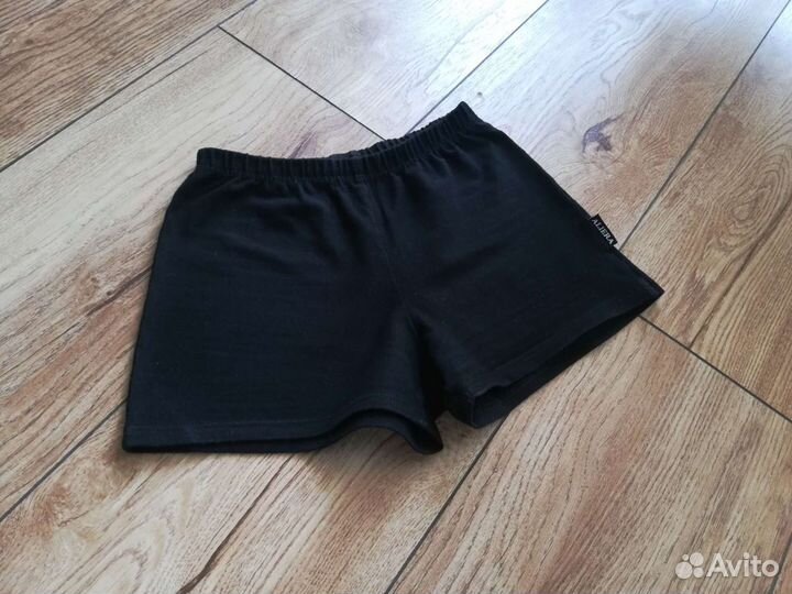 Спортивные шорты (футболка в подарок)