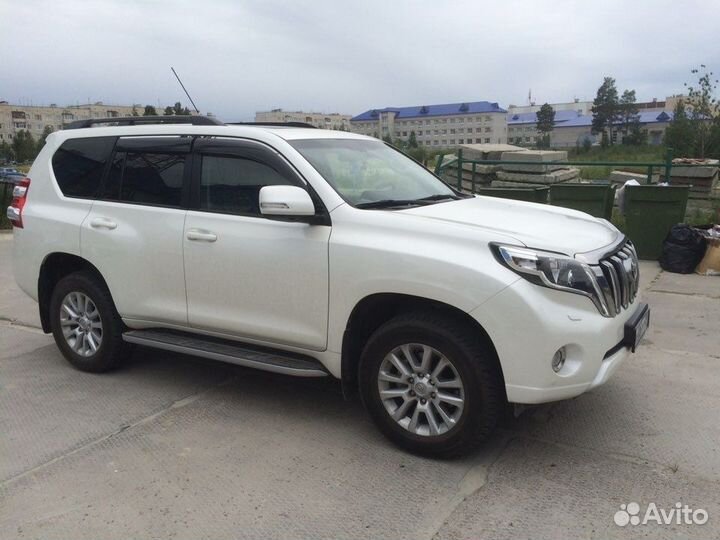 Land Cruiser Prado 150 Ветровики с хромом D6SA3