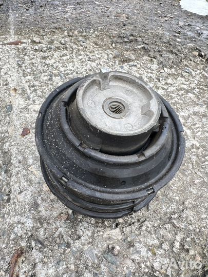 Подушка двигателя Mercedes w202-210
