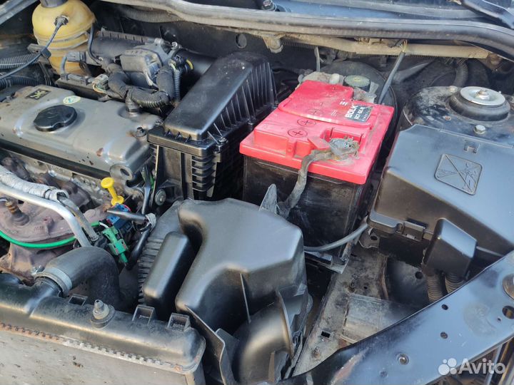 Двигатель, мотор (столбик) 1.4 KFW Пежо 206