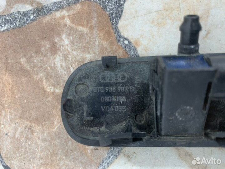 Форсунка стеклоомывателя Audi A5 купе 1.8 2008