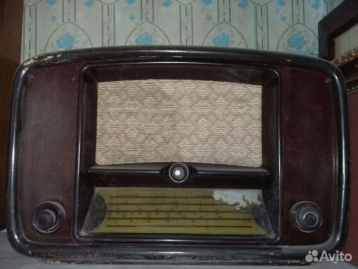 Антикварный радиоприемник ламповый Балтика