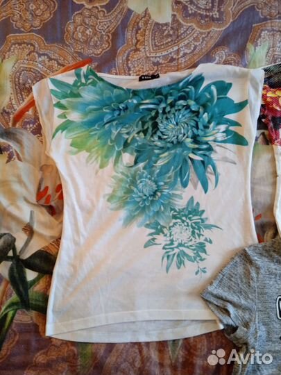 Продам футболки на девочку