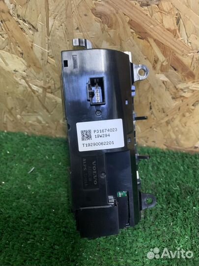 Volvo XC60 2018- блок климата задних пассажиров