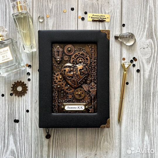 Именной блокнот в технике Mixed Media