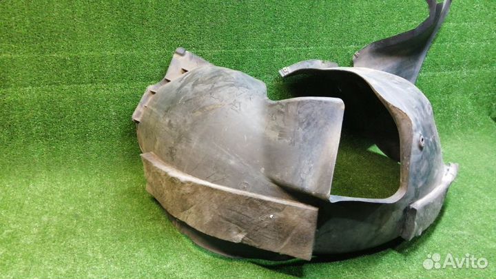 Подкрылок Volkswagen Tiguan Правый Передний