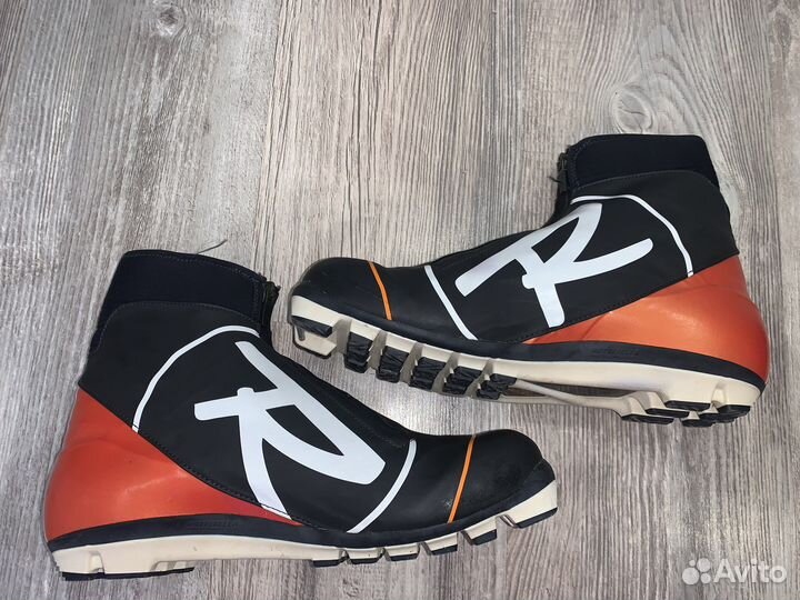 Классичесеские лыжные ботинки rossignol