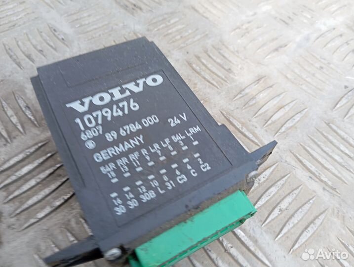 Реле поворотов Volvo FH12