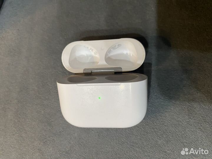 Зарядный кейс для наушников Apple Airpods 3