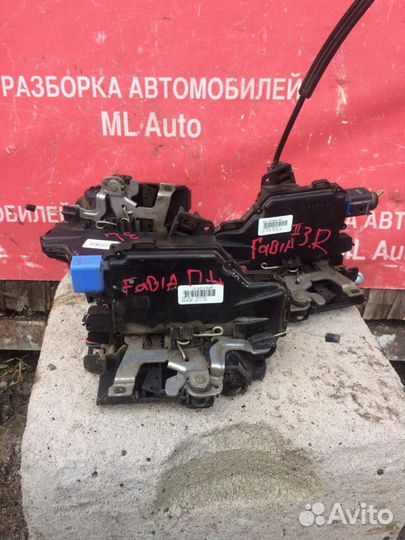 Замок двери задний Skoda Fabia 2007-2015