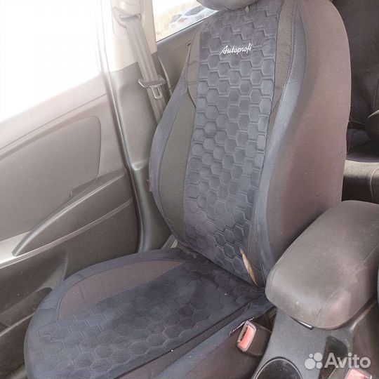 Чехлы на автомобильные сидения
