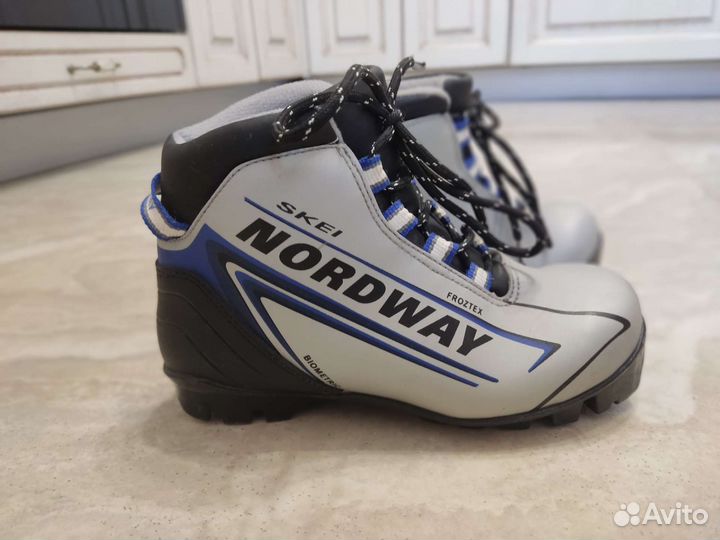Лыжные ботинки размер 34