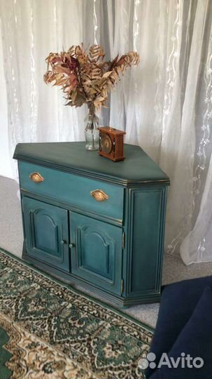 Тумба угловая