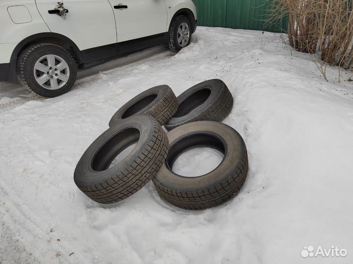 Yokohama Ice Guard IG30 215/65 R16