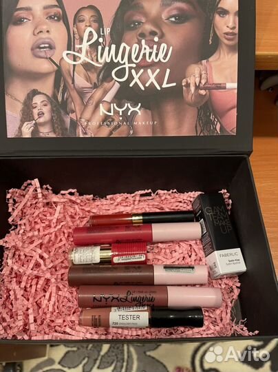 Помада блеск для губ