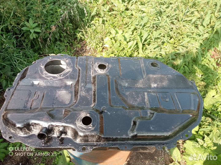 Топливный бак lancer 9