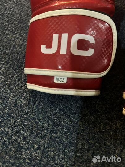 Боксерские перчатки 10 oz