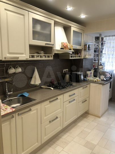 2-к. квартира, 60 м², 4/10 эт.