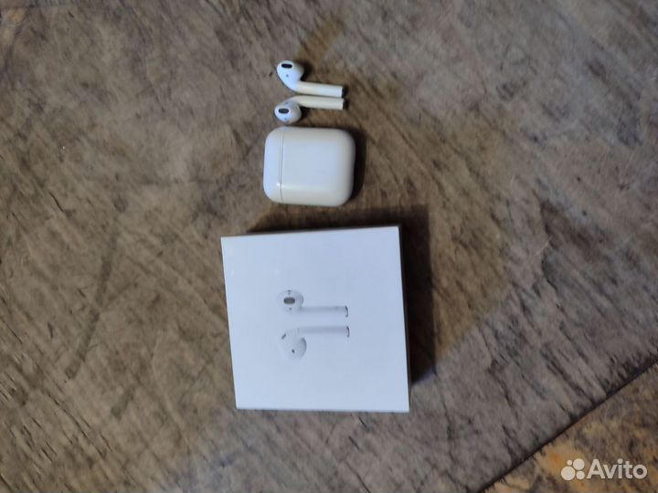 Беспроводные наушники apple airpods