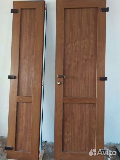 Дверь пластиковая входная