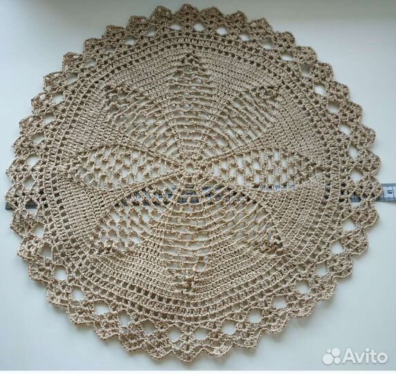 Салфетка вязанная крючком 41см