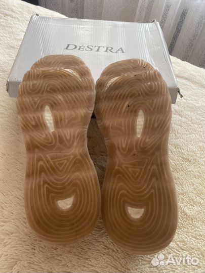 Продам летние кроссовки из текстиля