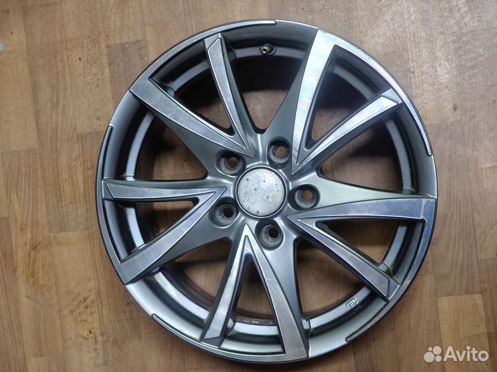 Литой диск r 16