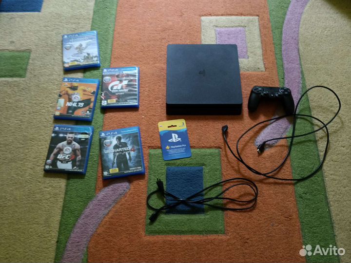 Sony PlayStation 4 slim